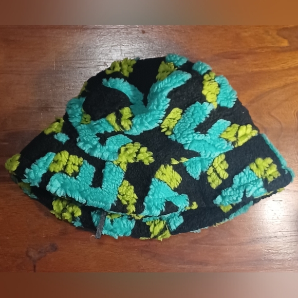 Letter Print Fuzzy Bucket Hat Color Block Plush Hat - Picture 7 of 7